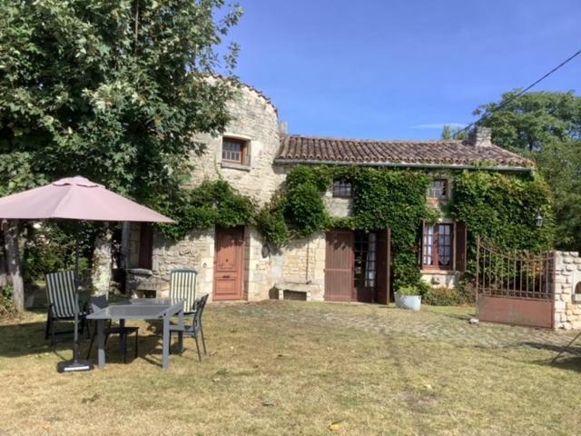 Traditional Charentais Cottage In Countryside 25 Minutes From Royan Balanzac المظهر الخارجي الصورة